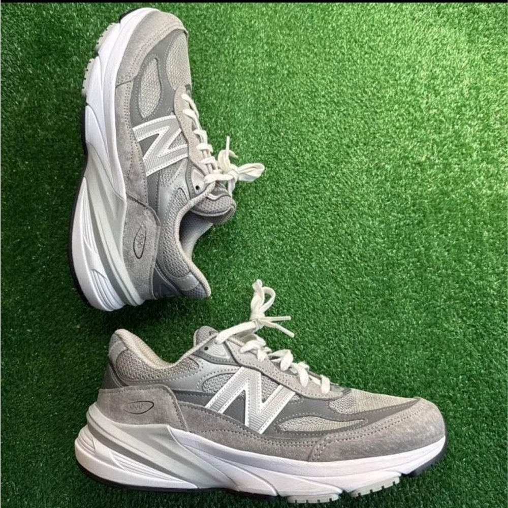 New Balanace 990 V6. Gray. Woman’s 8.5 wide